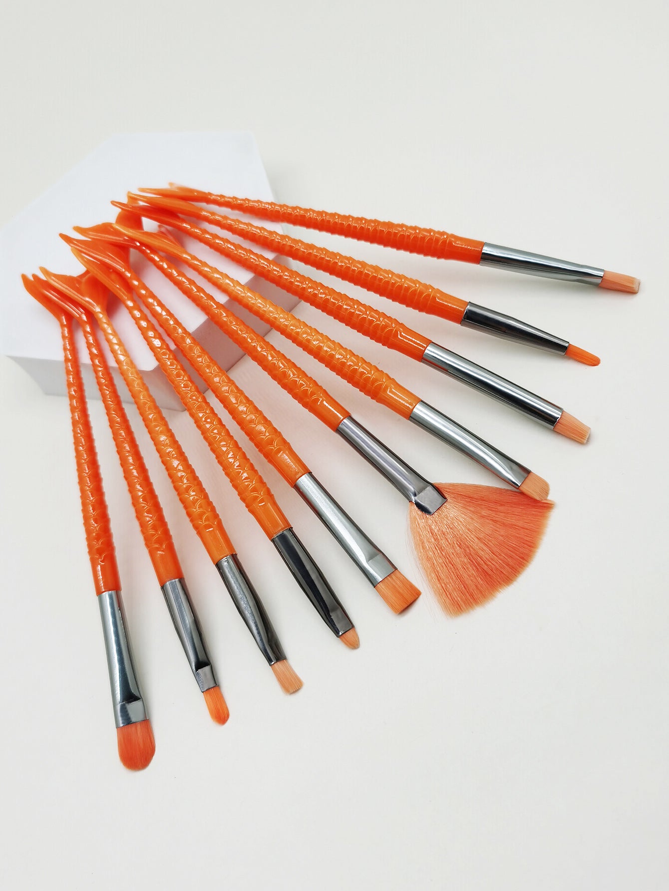 10 Mermaid Makeup Brush Tools