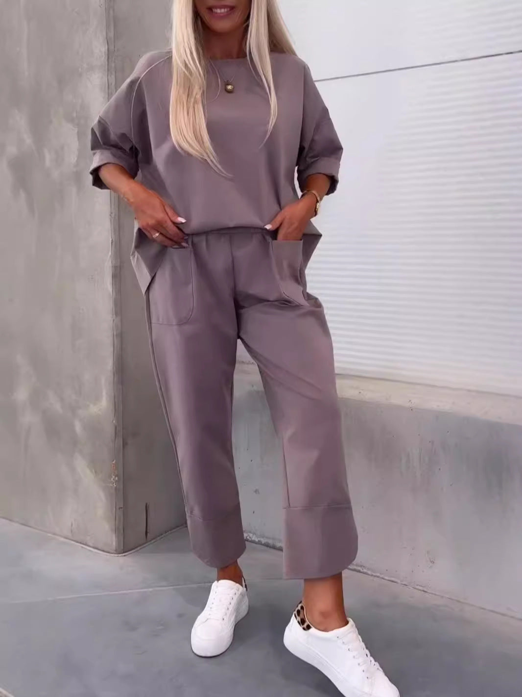 Two-piece Solid Color Round Neck Cropped Pants Set LadyShow.Store