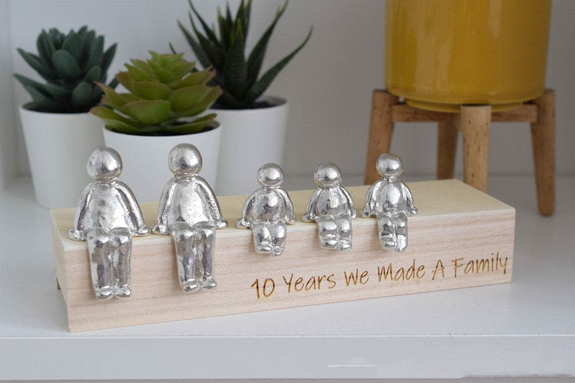 Family Member Souvenirs Sculpture Ornaments Resin Crafts PearlNestDecor.com