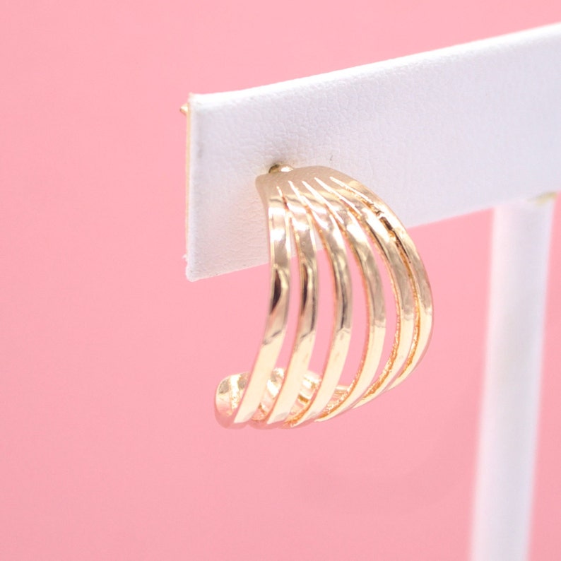 18K Gold Filled Striped Design Stud Earring (L26) LuxuryLifeWay Online Store