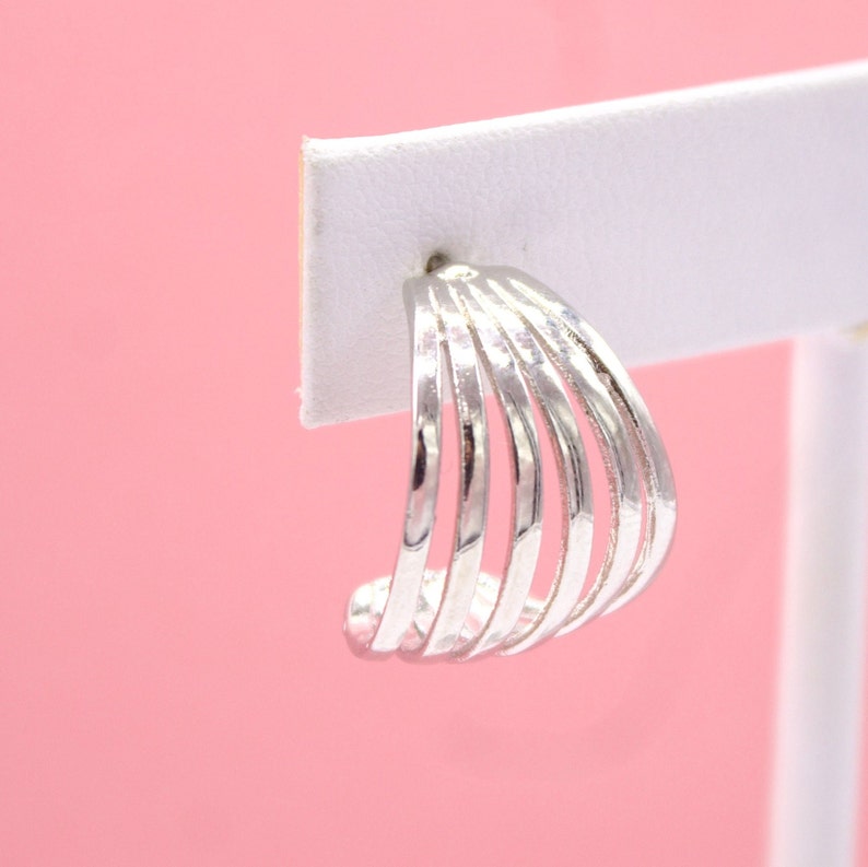18K Gold Filled Striped Design Stud Earring (L26) LuxuryLifeWay Online Store